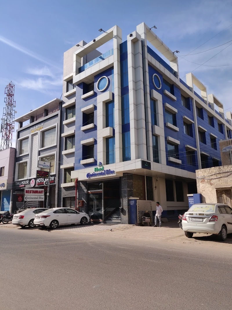 hotel continental blue 1077191